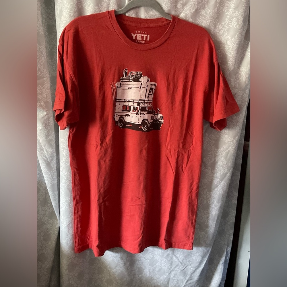 YETI Men’s T-shirt